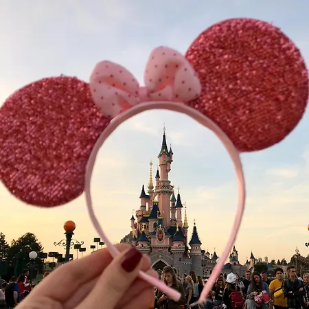 Le Familial - Disneyland, Parking Gratuit