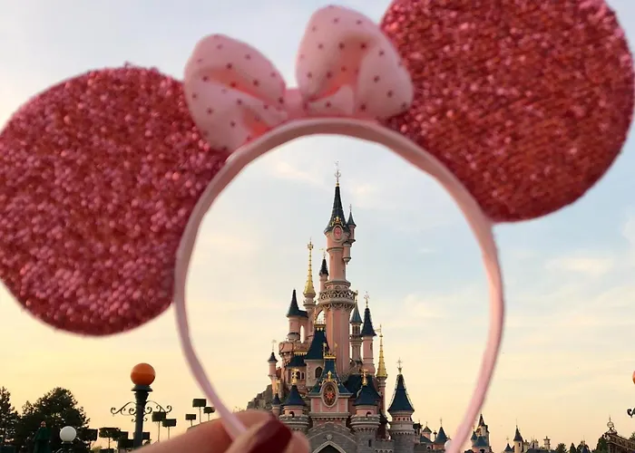 Le Familial - Disneyland, Parking Gratuit